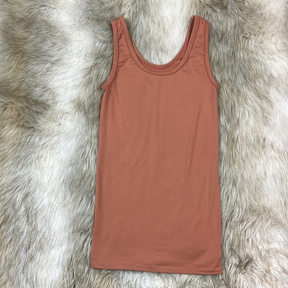 Morgan Stewart Sport Sleeveless Scoop Neck Tank Top, Small - Picture 4 of 10